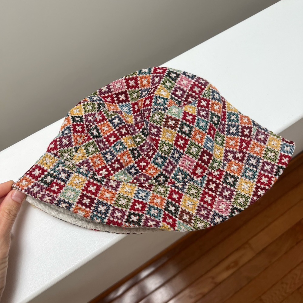New Quilted Cotton Bucket Hat - Picture 4 of 6